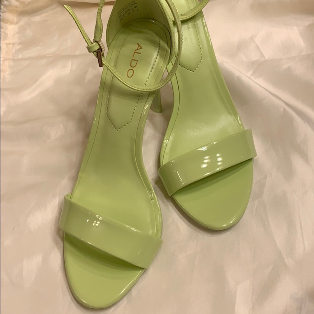 Brand new Aldo heels 7.5